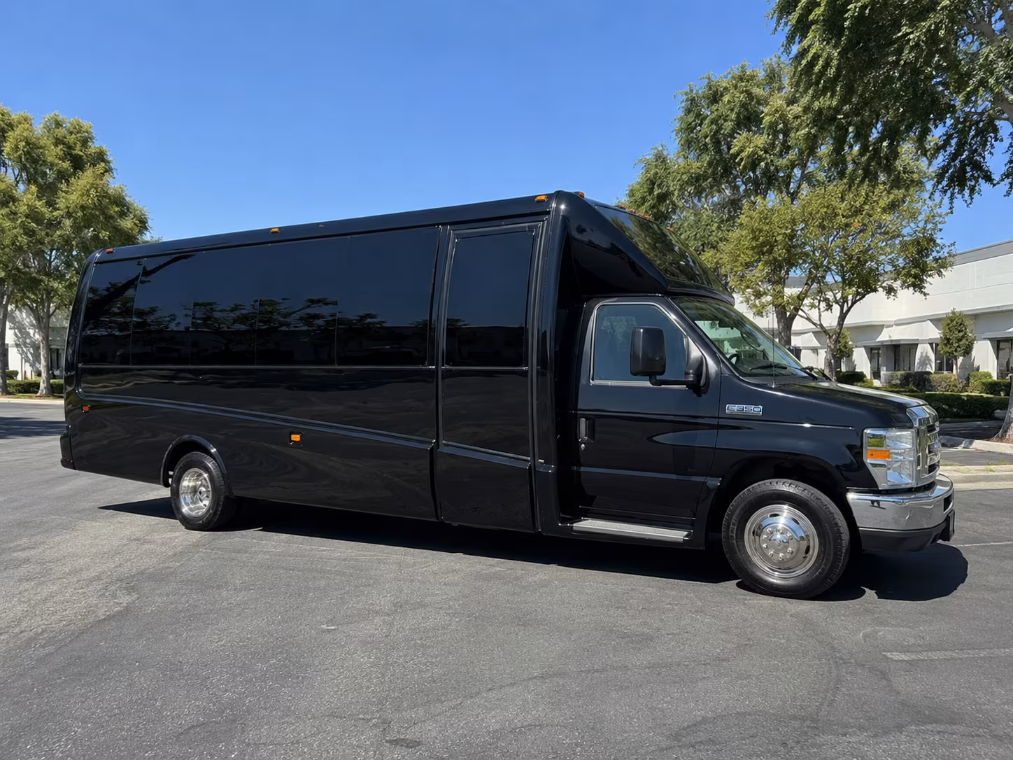Bronx Winery Tour & Pub Crawl Transportation